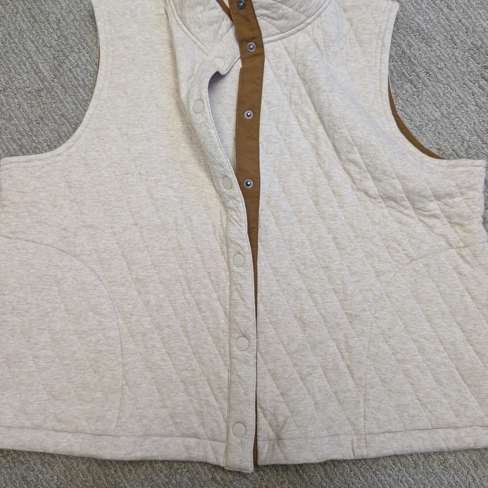 Orvis Cream and Brown Quilted Button Down Vest Brand New Without Tags!